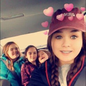 Meet your Posher, Makayla